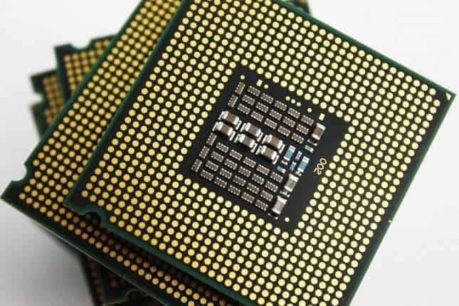 مقایسه سی پی یو ryzen با intel core 3 با افزایش تعداد هسته، قابلیت انجام چندین وظیفه باهم افزایش پیدا میکند